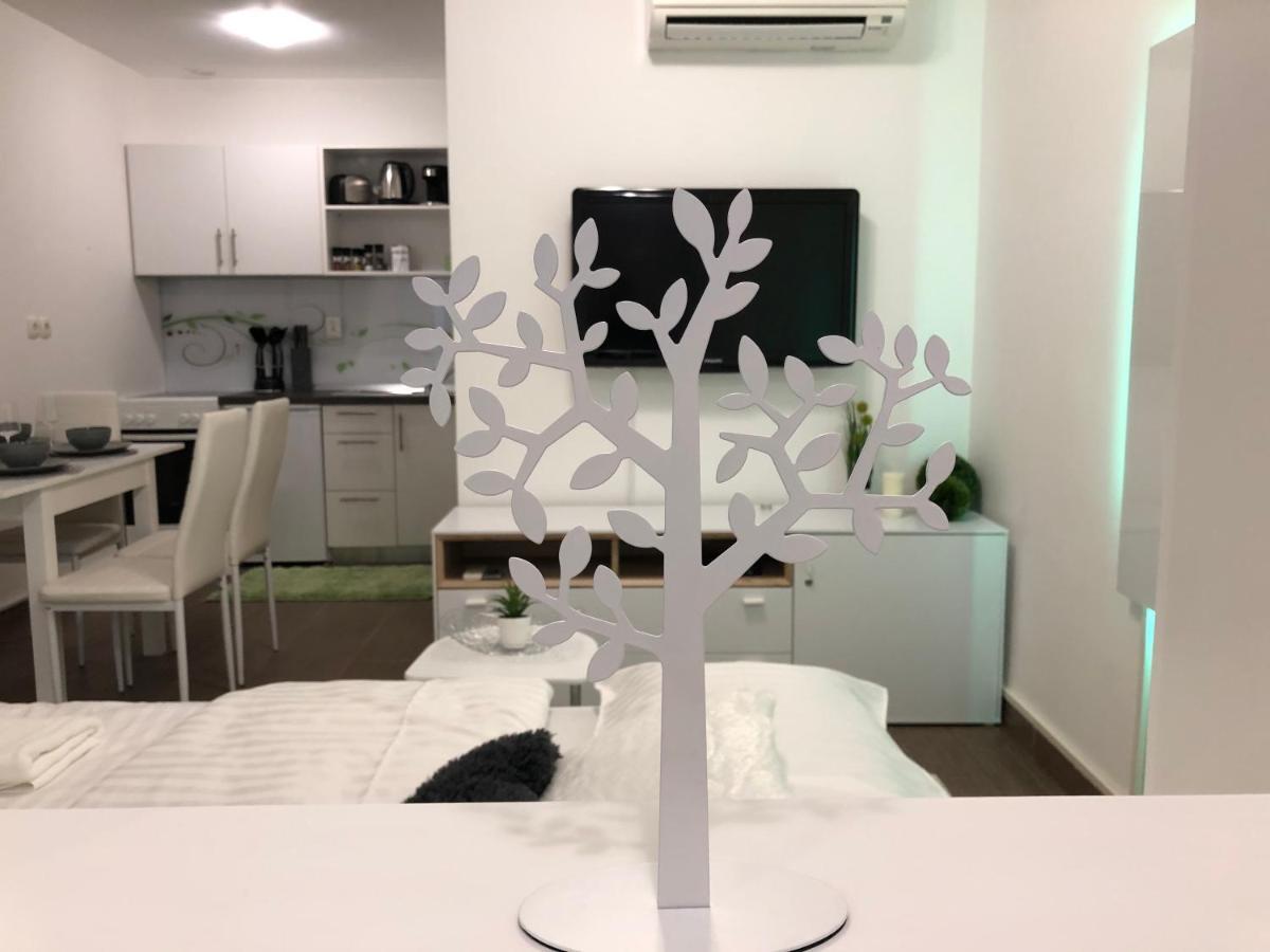 شقة ليوبليانا  في Modern Center Studio Under The Castle II Free Parking المظهر الخارجي الصورة
